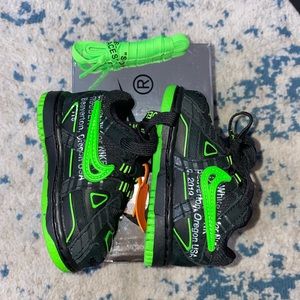 OFF WHITE SNEAKER SZ 3C